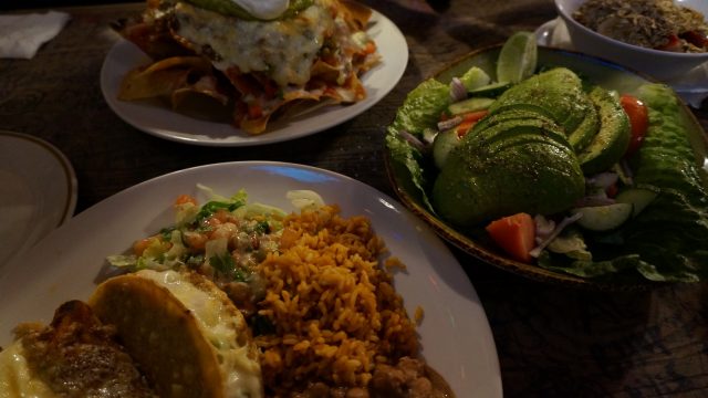 Sneaky Dee’s（トロント・カナダ/メキシコ料理）カナダ・トロントで本格メキシカン。量が多いので注意！